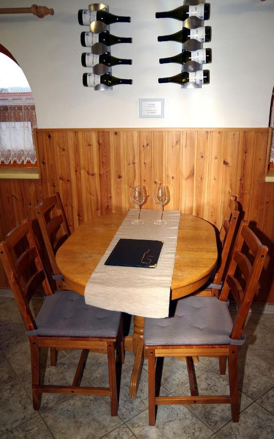 Sklep U Veselych Apartment มูติเยนิตเซ ภายนอก รูปภาพ