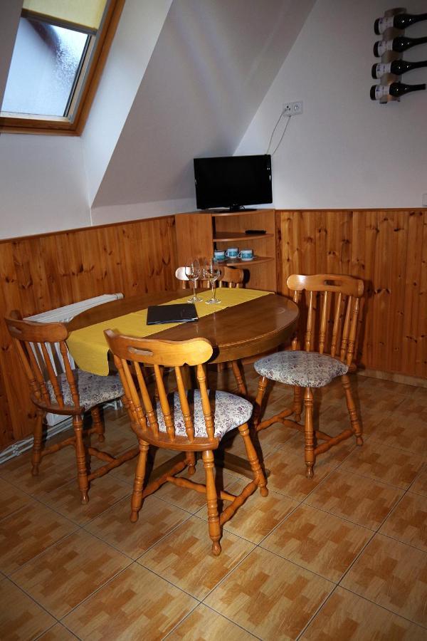 Sklep U Veselych Apartment มูติเยนิตเซ ภายนอก รูปภาพ